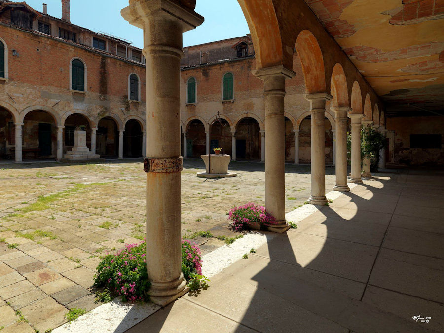 San Pietro di Castello Courtyard — Martin Kaspers